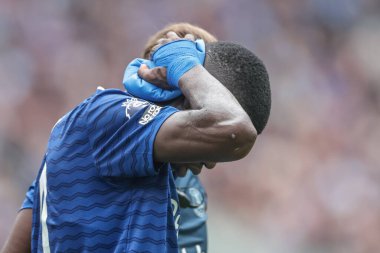 Everton 'dan Thierno Barry, 9 Ağustos 2025' te Liverpool 'daki Hill Dickinson Stadyumu' nda oynanan Everton-A.S. Roma maçında beyin sarsıntısı kontrolü aldı.