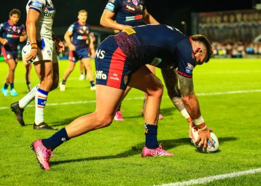 St. Helens takımından Kyle Feldt, Wakefield Trinity 'nin St Helens' e karşı oynadığı 8 Ağustos 2025 tarihli Betfred Süper Lig karşılaşmasında sahaya çıkıyor.