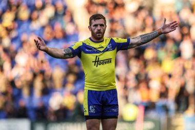 Warrington Wolves takımından Marc Sneyd, 8 Ağustos 2025 'te Warrington' da oynanan 21. Warrington Wolves vs Wigan Warriors karşılaşmasında tepki gösterdi.