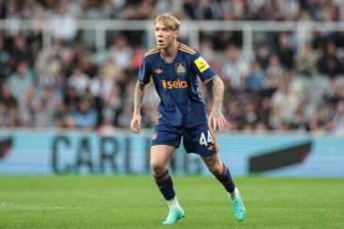 Newcastle 'dan Alfie Harrison 8 Ağustos 2025' te İngiltere, Newcastle 'daki St. James' s Park 'ta oynanan Newcastle United-Espanyol maçında berabere kaldı.