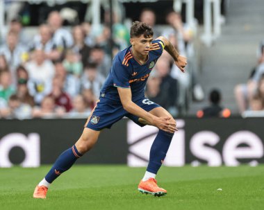 Newcastle 'dan tLewis Miley 8 Ağustos 2025' te İngiltere, Newcastle 'daki St. James' s Park 'ta Newcastle United' a karşı oynanan ön sezon dostane Newcastle maçında maç yaptı.