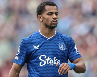 Everton 'dan Iliman Ndiaye, Everton ile A.S. Roma' nın 9 Ağustos 2025 'te Liverpool, Liverpool' daki Hill Dickinson Stadyumu 'nda oynanan sezon öncesi dostluk maçı sırasında