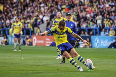 Warrington Wolves takımından Marc Sneyd, 8 Ağustos 2025 'te Warrington, İngiltere' de oynanan 21. Warrington Wolves vs Wigan Warriors maçında penaltı aldı.