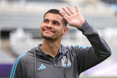 Newcastle Untie 'den Bruno Guimaraes, sezon öncesi dost canlısı Newcastle United' ın Espanyol 'a karşı 8 Ağustos 2025' te St. James 's Park, Newcastle' a geldi.