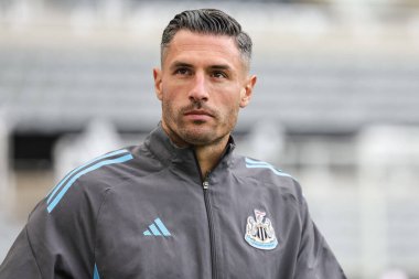 Newcastle Untie 'den Fabian Schar, sezon öncesi dost canlısı Newcastle United ile Espanyol arasındaki 8 Ağustos 2025' te St. James 's Park, Newcastle' a geldi.