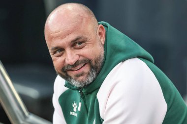 Manolo Gonzalez, Espanyol 'un teknik direktörü Newcastle United ile Espanyol arasında 8 Ağustos 2025' te St. James 's Park, Newcastle, İngiltere