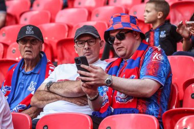 Crystal Palace taraftarları, 10 Ağustos 2025 'te Londra' daki Wembley Stadyumu 'nda oynanan FA Community Shield maçı sırasında geldiler.