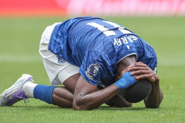 Everton 'dan Thierno Barry, 9 Ağustos 2025' te Liverpool, Liverpool 'daki Hill Dickinson Stadyumu' nda oynanan Everton-A.S. Roma maçında kafasına darbe aldı.