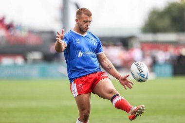 Hull KR 'dan Mikey Lewis, 9 Ağustos 2025' te İngiltere 'nin Hull kentinde oynanan Sewell Group Craven Park' ta oynanan 21. Betfred Süper Lig karşılaşmasında ısınma turunda Hull KR Castleford Tigers 'a karşı.