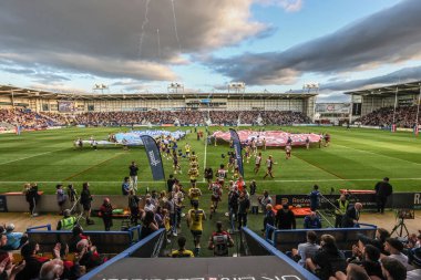 Maç, 21 Ağustos 2025 'te Warrington Wolves ile Wigan Warriors' un oynadığı Halliwell Jones Stadyumu 'nda oynanan Betfred Süper Lig karşılaşmasında oynanacak.