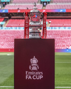 FA kupası, FA Community Shield maçı sırasında Londra 'daki Wembley Stadyumu' nda Crystal Palace 'a karşı, 10 Ağustos 2025