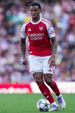 Arsenal 'li Gabriel, 9 Ağustos 2025' te Birleşik Krallık 'taki Emirates Stadyumu' nda oynanan Arsenal - Athletic Bilbao maçında...