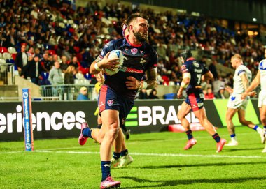 St. Helens takımından Kyle Feldt, Birleşik Krallık 'ın Wakefield şehrinde oynanan ve Wakefield Trinity ile St. Helens arasındaki 21.