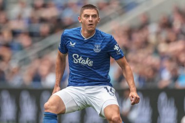 Everton takımının oyuncusu Vitaliy Mykolenko, Everton ile A.S. Roma 'nın 9 Ağustos 2025' te Liverpool 'daki Hill Dickinson Stadyumu' nda oynanan sezon öncesi dostluk maçı sırasında