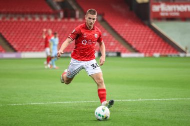 Barnsley 'den Jonathan Bland Carabao Kupası maçı sırasında Barnsley, Fleetwood Town' a karşı Oakwell, Barnsley, Birleşik Krallık, 13 Ağustos 2025