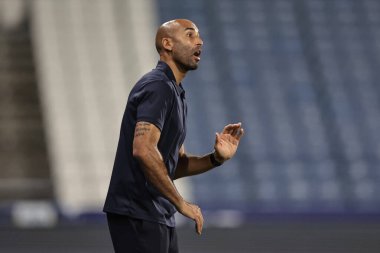 Lee Grant 'in teknik direktörü Huddersfield Town, 13 Ağustos 2025' te Accu Stadyumu 'nda oynanan Huddersfield Town - Leicester City maçında teknik alanda tepki gösterdi.