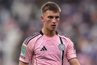 Leicester City 'den Luke Thomas Carabao Kupası maçı sırasında Huddersfield Town, Leicester City' ye karşı Accu Stadyumu, Huddersfield, Birleşik Krallık, 13 Ağustos 2025