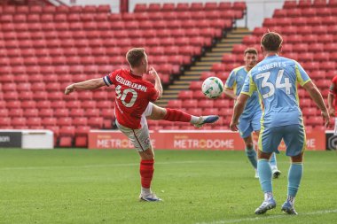 Barnsley 'den Davis Keillor-Dunn, 13 Ağustos 2025' te Oakwell, Barnsley, İngiltere 'de oynanan Carabao Kupası maçında kaleye atış yaptı.