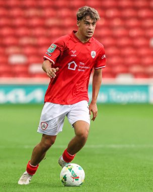 Barnsley 'li Caylan Vickers Carabao Kupası maçında Barnsley, Fleetwood Town' a karşı Oakwell, Barnsley, Birleşik Krallık, 13 Ağustos 2025