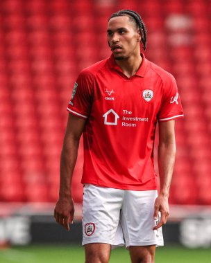 Barnsley 'den Jon Russell Carabao Kupası maçında Barnsley, Fleetwood Town' a karşı Oakwell, Barnsley, Birleşik Krallık, 13 Ağustos 2025