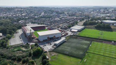 Oakwell 'in 13 Ağustos 2025' te Oakwell, Barnsley, İngiltere 'de oynanan Carabao Kupası maçının önündeki hava görüntüsü.