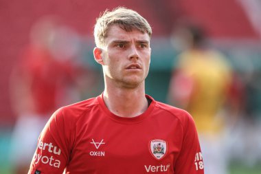 Barnsley 'den Luca Connell 13 Ağustos 2025' te İngiltere 'nin Oakwell kentinde oynanan Carabao Kupası maçında ısınma turunda Barnsley ile Fleetwood Town karşı karşıya geldi.