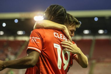 Barnsley 'den Reyes Cleary, 13 Ağustos 2025' te Oakwell, Barnsley, İngiltere 'de oynanan Carabao Kupası maçında 2-1' lik galibiyetini kutluyor.