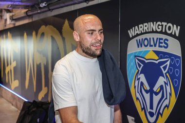 Warrington Wolves takımından James Harrison 14 Ağustos 2025 'te Warrington Wolves ve Catalans Dragons maçında Warrington, Warrington Stadyumu' na geldi.