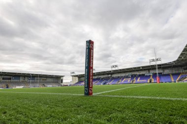 Halliwell Jones Stadyumu 'nun 22. Betfred Süper Lig karşılaşması sırasında Halliwell Jones Stadyumu, Warrington, Birleşik Krallık' ta oynanan Warrington Wolves - Catalans Dragons maçının genel görüntüsü.