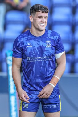 Warrington Wolves takımından Josh Thewlis, 14 Ağustos 2025 'te İngiltere' nin Halliwell Jones Stadyumu 'nda oynanan 22.