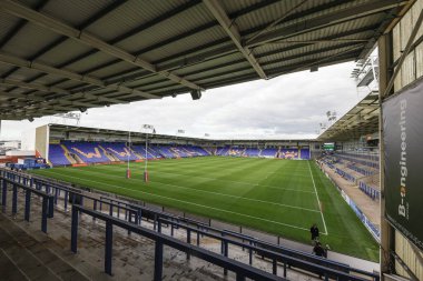 Halliwell Jones Stadyumu 'nun 22. Betfred Süper Lig karşılaşması sırasında Halliwell Jones Stadyumu, Warrington, Birleşik Krallık' ta oynanan Warrington Wolves - Catalans Dragons maçının genel görüntüsü.