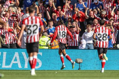 Sunderland 'dan Wilson Isidor, 16 Ağustos 2025' te Sunderland-West Ham United Stadyumu 'nda oynanan Premier League maçında 3-0' lık galibiyet golünü kutluyor.