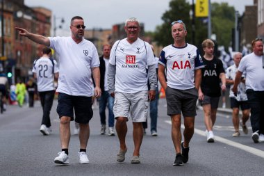 Taraftarlar Tottenham Hotspur Stadyumu 'na, Premier League maçından önce Tottenham Hotspur ile Burnley arasındaki Tottenham Hotspur Stadyumu' na geldiler.