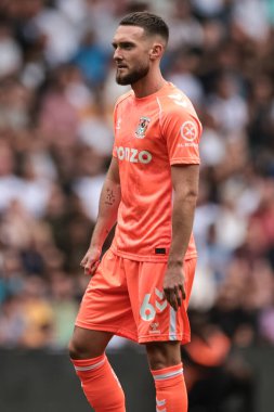 Coventry City 'den Matt Grimes Sky Bet Şampiyonası maçında Derby County, Coventry City' ye karşı Pride Park Stadyumu, Derby, İngiltere, 16 Ağustos 2025