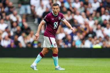 Burnley 'den Josh Cullen, Premier Lig maçında Tottenham Hotspur, Burnley' e karşı Tottenham Hotspur Stadyumu, Londra, 16 Ağustos 2025