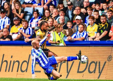 Stoke City 'den Sorba Thomas, Sheffield Çarşamba günü Sheffield Wednesday' in Stoke City 'e karşı 16 Ağustos 2025' te oynanan maçında Sheffield 'li Barry Bannan tarafından yenildi.