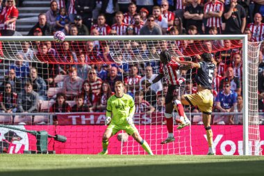 Sunderland takımından Eliezer Mayenda, 16 Ağustos 2025 'te İngiltere' nin Sunderland kentinde oynanan Premier League maçında Sunderland-West Ham United maçında 1-0 berabere kaldı.