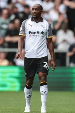 Derby County 'den Ryan Nyambe Gökyüzü İddia Şampiyonası maçında Derby County, Coventry City' ye karşı Pride Park Stadyumu, Derby, İngiltere, 16 Ağustos 2025