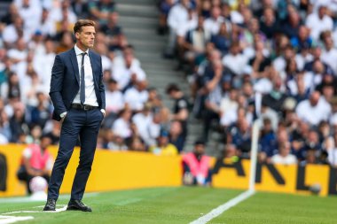 Burnley 'den Scott Parker, Premier Lig maçında Tottenham Hotspur ve Burnley' e karşı Tottenham Hotspur Stadyumu, Londra, İngiltere, 16 Ağustos 2025