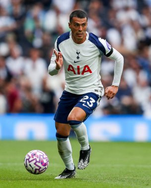 Tottenham Hotspur takımından Pedro Porro, Premier League maçında Tottenham Hotspur 'a karşı Tottenham Hotspur Stadyumu, Londra, İngiltere, 16 Ağustos 2025