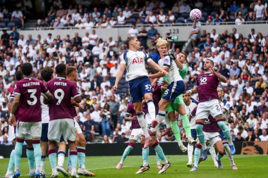 Tottenham Hotspur takımından Lucas Bergvall, Premier Lig maçında Tottenham Hotspur 'a karşı Tottenham Hotspur Stadyumu, Londra, İngiltere, 16 Ağustos 2025