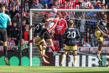 Sunderland 'dan Daniel Ballard Premier Lig maçında 2-0 öne geçti. Sunderland, West Ham United' a karşı Stadyum Of Light, Sunderland, İngiltere, 16 Ağustos 2025