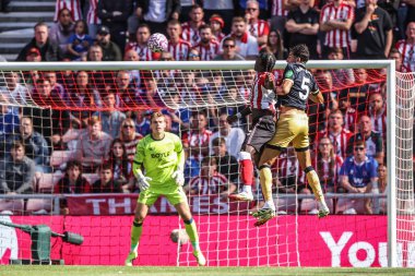 Sunderland takımından Eliezer Mayenda, 16 Ağustos 2025 'te İngiltere' nin Sunderland kentinde oynanan Premier League maçında Sunderland-West Ham United maçında 1-0 berabere kaldı.