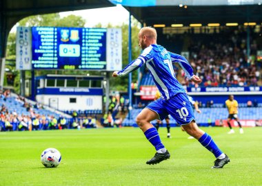 Sheffield 'li Barry Bannan Çarşamba günü Sheffield Çarşamba günü İngiltere' nin Hillsborough kentindeki Stoke City maçında eylemde. 16 Ağustos 2025