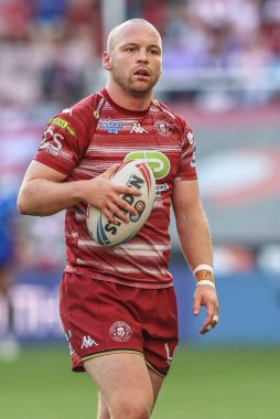 Wigan Warriors takımından Liam Marshall, 15 Ağustos 2025 'te İngiltere' nin Wigan şehrinde oynanan The Brick Community Stadyumu 'nda oynanan 22.