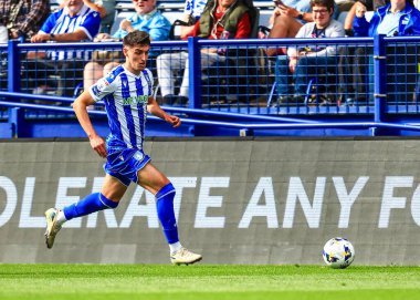 Sheffield 'li Olaf Kobacki, Çarşamba günü Sheffield Çarşamba günü İngiltere' nin başkenti Sheffield 'da oynanan Stoke City maçında topu aldı.