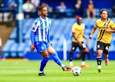 Sheffield Wednesday takımından Max Lowe, Sheffield Wednesday 'in 16 Ağustos 2025' te Hillsborough, Sheffield 'da Stoke City' e karşı oynadığı Gökyüzü İddia Şampiyonası maçında pas attı.