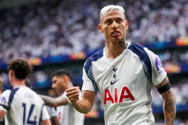 Tottenham Hotspur takımından Richarlison, Premier Lig maçında Tottenham Hotspur 'un Burnley' e karşı oynadığı Tottenham Hotspur Stadyumu, Londra, İngiltere 'de 16 Ağustos 2025' te oynanan maçta 2-0 'lık galibiyet golünü kutluyor.