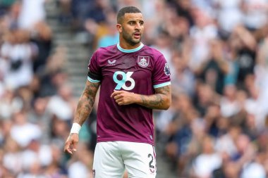 Burnley 'den Kyle Walker, Premier Lig maçında Tottenham Hotspur ve Burnley' e karşı Tottenham Hotspur Stadyumu, Londra, İngiltere, 16 Ağustos 2025