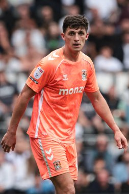 Coventry City 'den Bobby Thomas Sky Bet Şampiyonası maçında Derby County, Coventry City' ye karşı Pride Park Stadyumu, Derby, İngiltere, 16 Ağustos 2025
